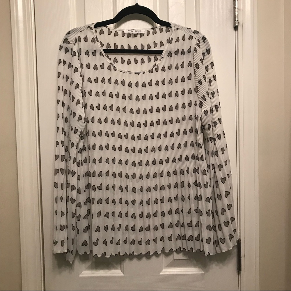 Rose & Olive Size Medium Blouse with Grey Hearts